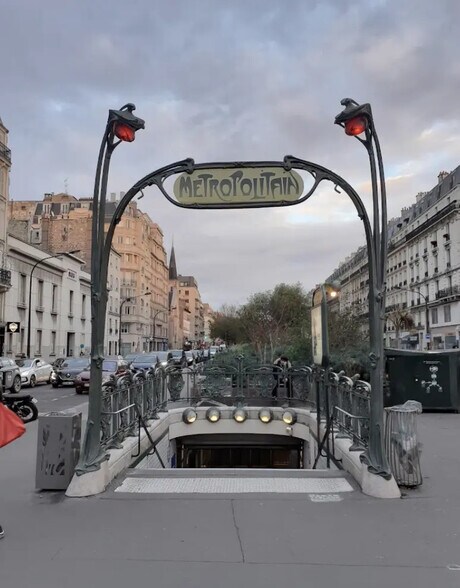 Local commercial dans Paris à louer - Photo de l’immeuble – Image 1 sur 3