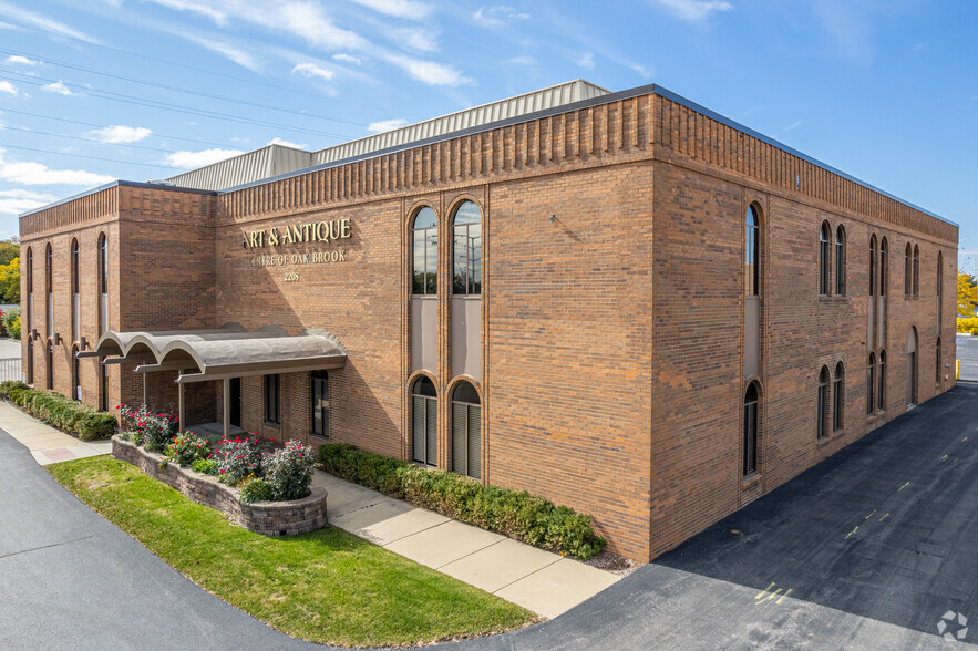 2208 Midwest Rd, Oak Brook, IL à louer - Photo de l’immeuble – Image 1 sur 9