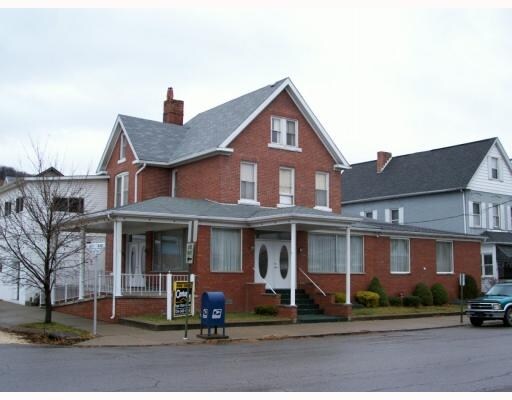 701 4th Ave, Ford City, PA à vendre Photo principale– Image 1 sur 11