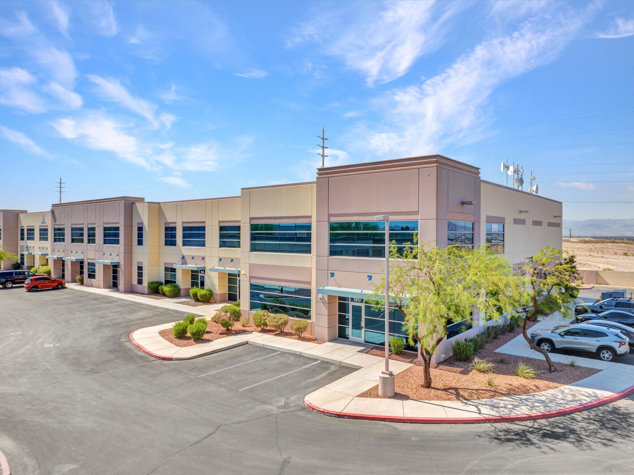 1850 Whitney Mesa Dr, Henderson, NV à vendre Photo de l’immeuble– Image 1 sur 11