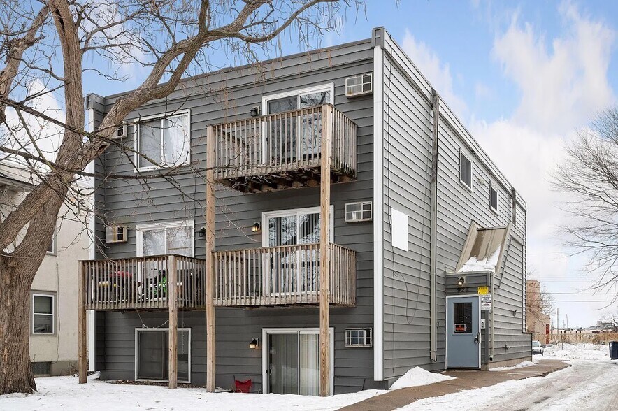 924 21st Ave S, Minneapolis, MN à vendre - Photo de l’immeuble – Image 1 sur 30