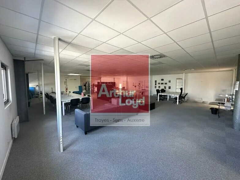 Bureau dans Troyes à louer - Photo de l’immeuble – Image 3 sur 3