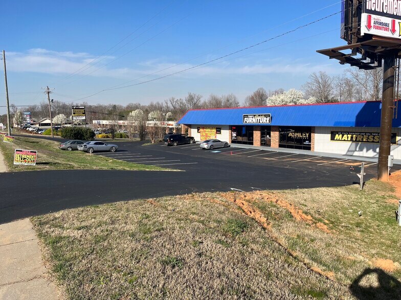 1550 Freeway Dr, Reidsville, NC à louer - Photo de l’immeuble – Image 3 sur 22