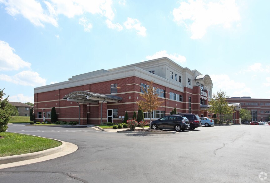 6480 Harrison Ave, Cincinnati, OH à louer - Photo de l’immeuble – Image 2 sur 2