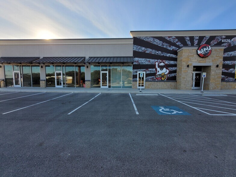 6526 Babcock Rd, San Antonio, TX à louer - Photo de l’immeuble – Image 3 sur 3
