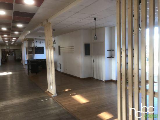 Local commercial dans Bourg-en-Bresse à louer - Photo de l’immeuble – Image 2 sur 2