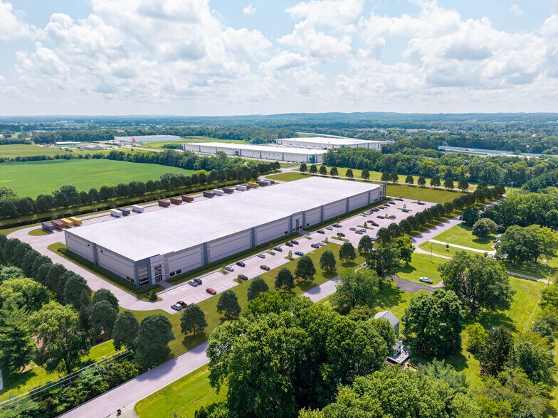 7550 Robinett Way, Canal Winchester, 43110, Canal Winchester, OH à louer - Photo de l’immeuble – Image 1 sur 6