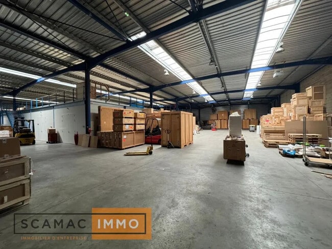 Plus de détails pour Bureau, Industriel/Logistique à louer