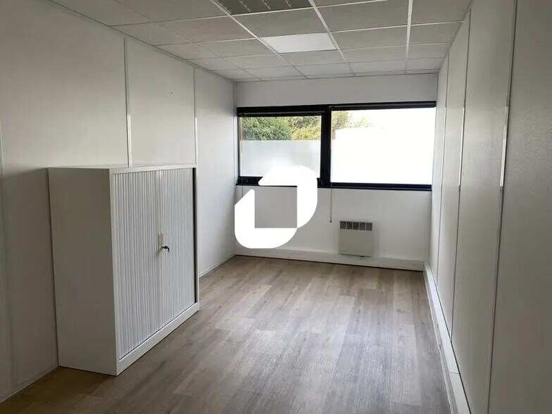 Bureau dans Mérignac à louer - Photo de l’immeuble – Image 3 sur 12