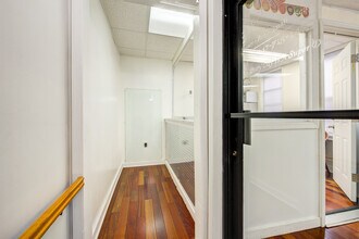 12015 Liberty Ave, South Richmond Hill, NY à louer Photo de l’immeuble– Image 2 sur 22