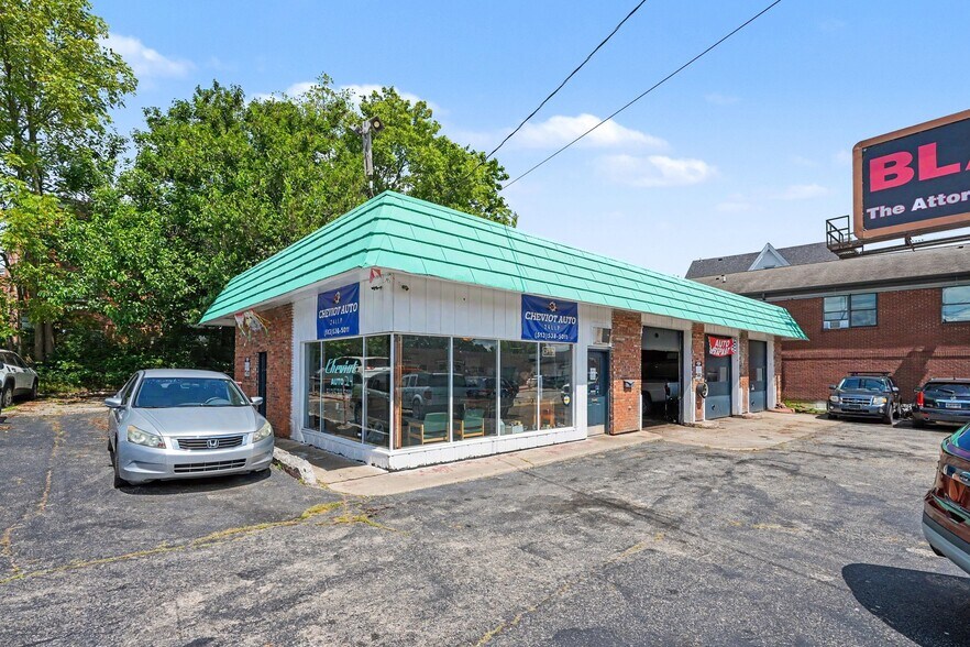 3528 Harrison Ave, Cincinnati, OH à vendre - Photo de l’immeuble – Image 2 sur 22