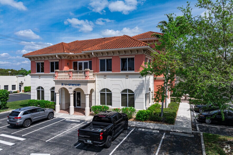 12810 Tamiami Trl N, Naples, FL à louer - Photo principale – Image 1 sur 10