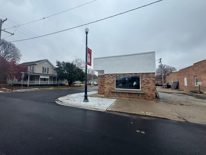 126 Walnut St, Washington, IL à vendre - Photo de l’immeuble – Image 3 sur 19