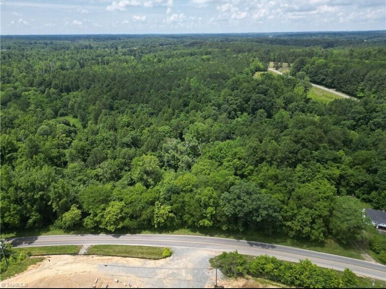 4416 McConnell Rd, Mc Leansville, NC à louer - Photo principale – Image 1 sur 5