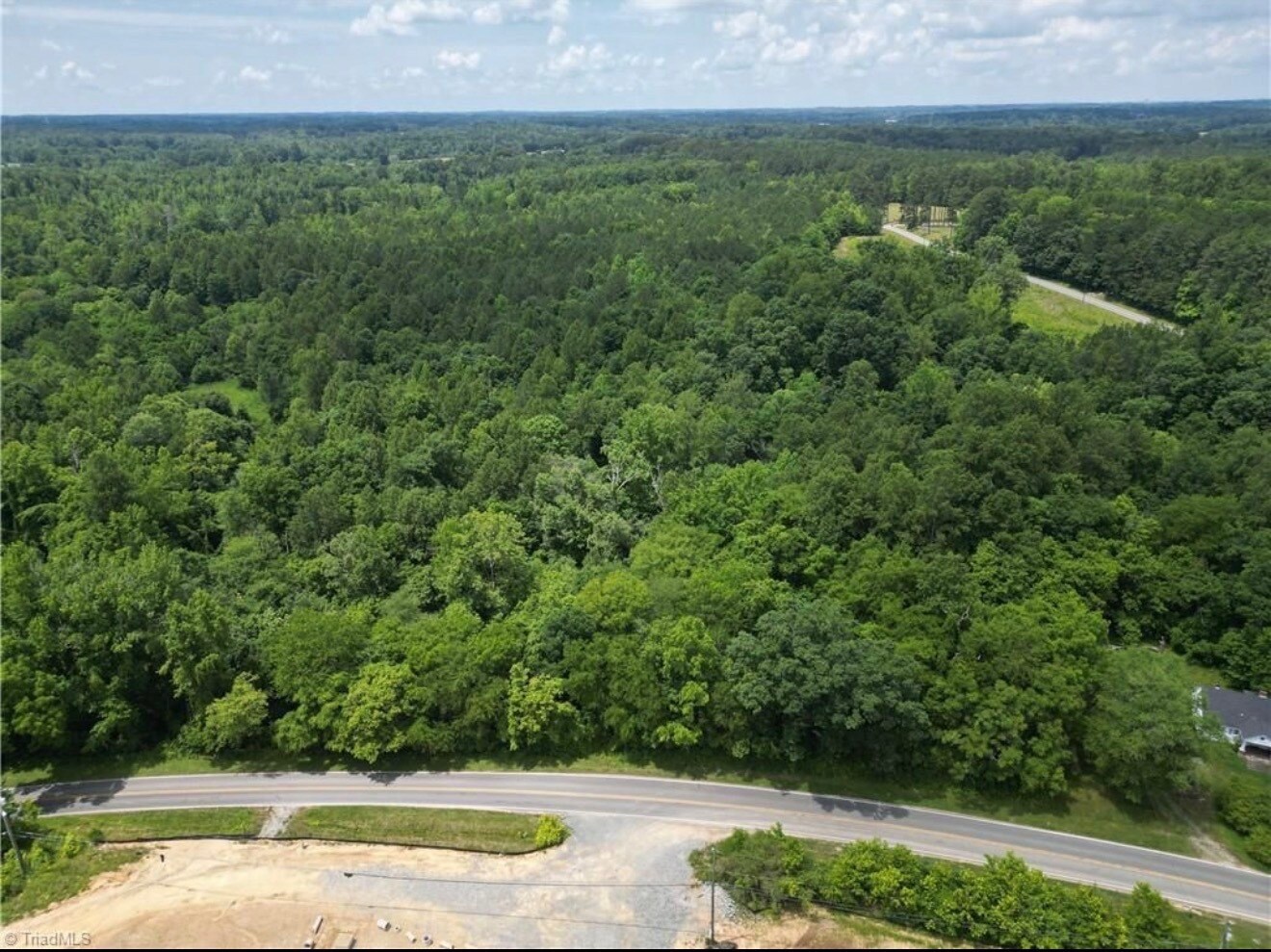 4416 McConnell Rd, Mc Leansville, NC à louer Photo principale– Image 1 sur 6