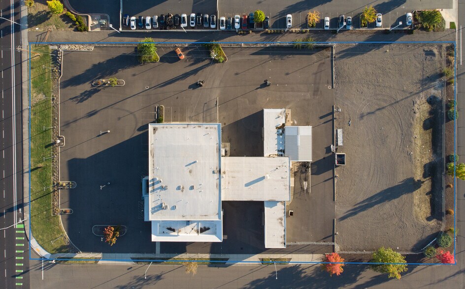 1492 Burlcrest Dr, Medford, OR à vendre - Photo de l’immeuble – Image 3 sur 21