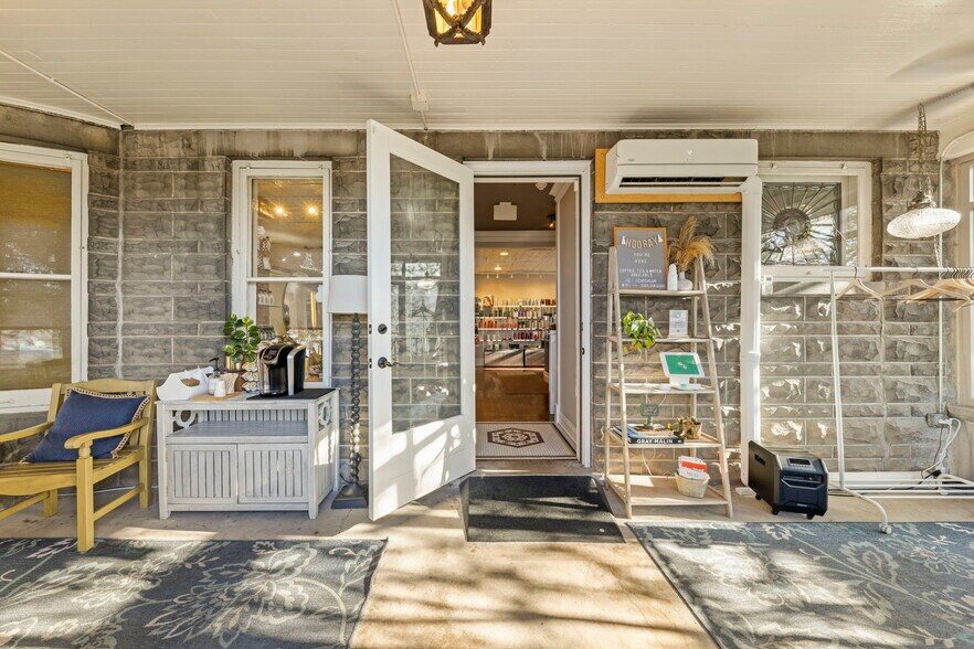 237 W Jefferson Ave, Naperville, IL à vendre - Photo de l’immeuble – Image 3 sur 9