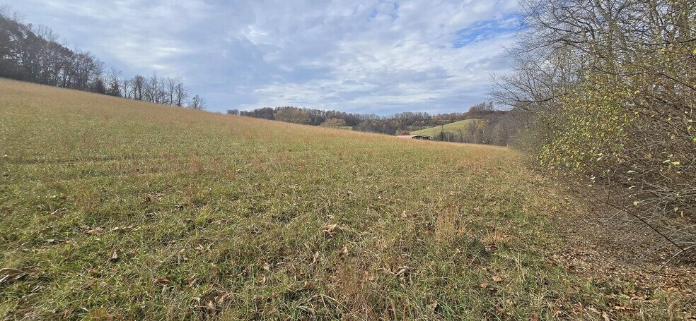 3396 Benedum Dr, Bridgeport, WV à vendre - Photo de l’immeuble – Image 1 sur 10