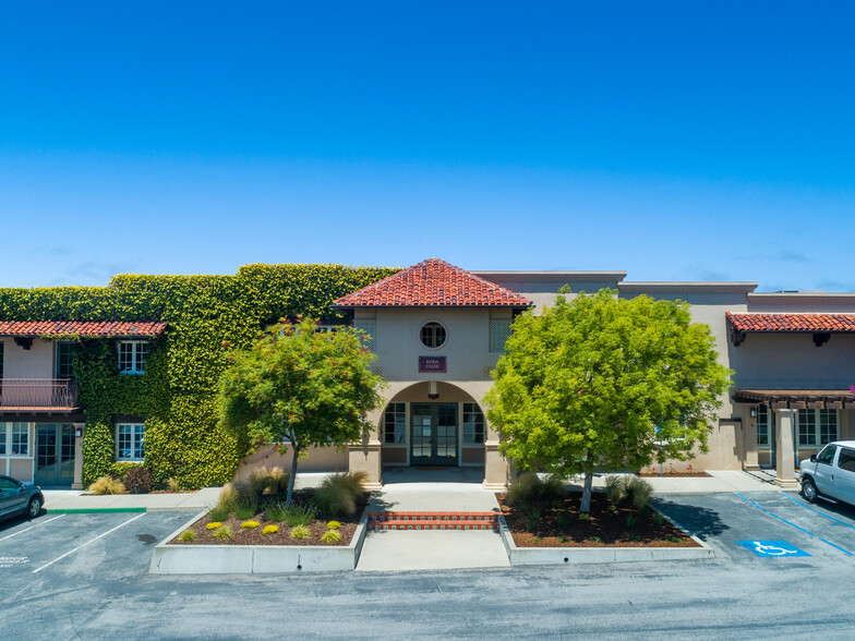 10 Harris Ct, Monterey, CA à louer - Photo de l’immeuble – Image 3 sur 4