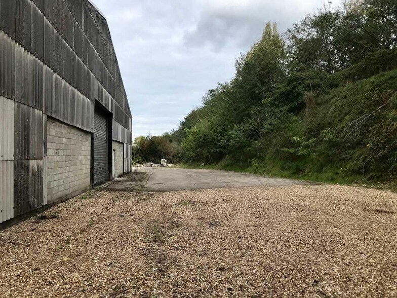 Industriel/Logistique dans Grand-Couronne à louer - Photo de l’immeuble – Image 3 sur 6