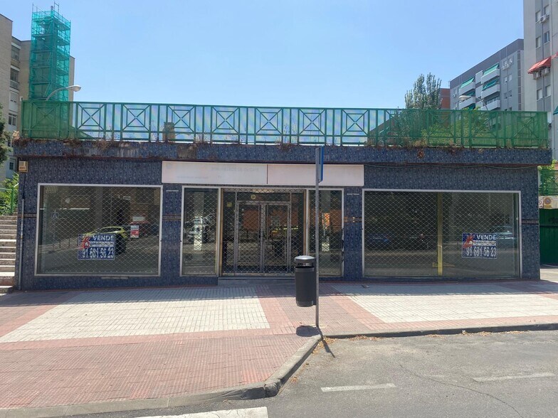 Local commercial dans Fuenlabrada, Madrid à vendre - Photo de l’immeuble – Image 3 sur 34