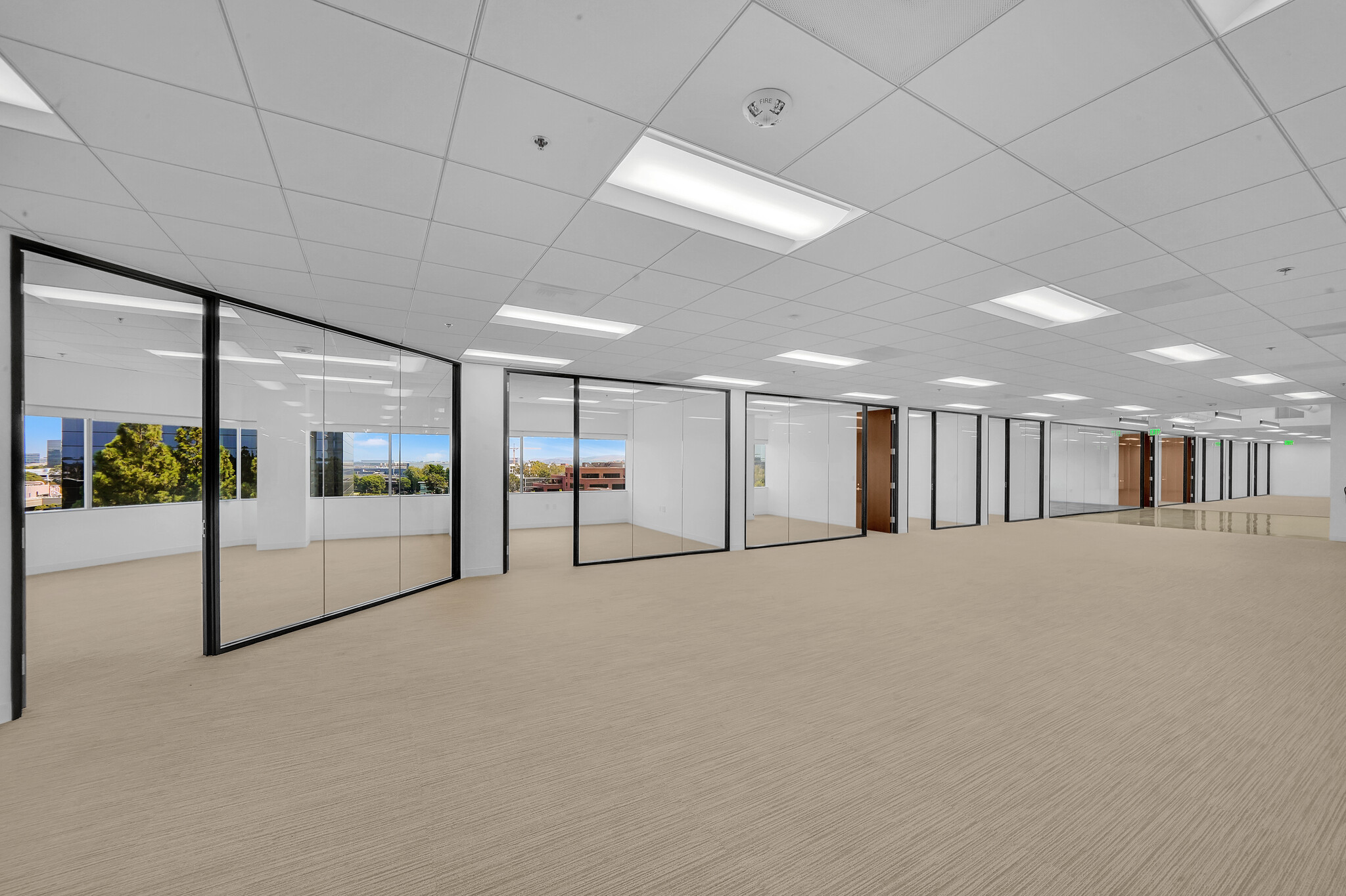 1301 Dove St, Newport Beach, CA à louer Photo de l’immeuble– Image 1 sur 4