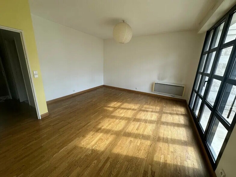 Bureau dans Reims à louer - Photo de l’immeuble – Image 1 sur 15