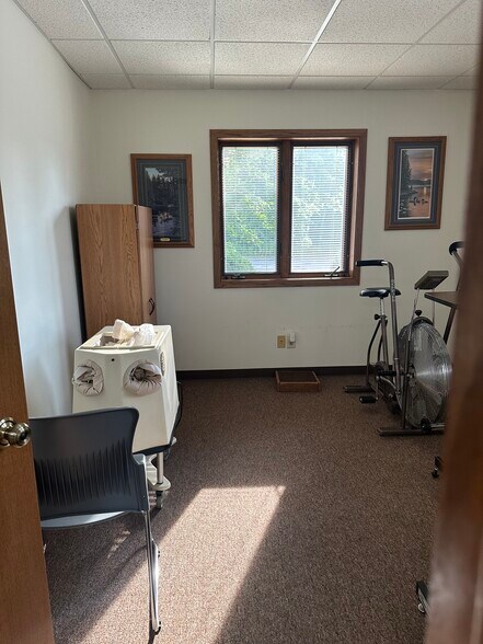 720 Ackley St, Antigo, WI à louer - Photo de l’immeuble – Image 3 sur 10