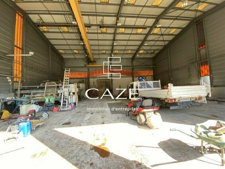 Industriel/Logistique dans SAINT-MEDARD-D'EYRANS à louer - Photo de l’immeuble – Image 1 sur 5