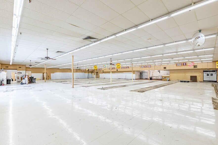 500 S Commercial St, Crocker, MO à vendre - Photo de l’immeuble – Image 3 sur 15