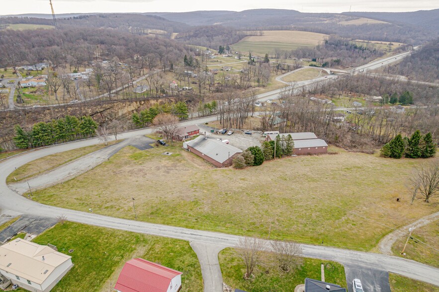 175 Mount Joy Rd, Mount Pleasant, PA à vendre - Photo principale – Image 1 sur 38