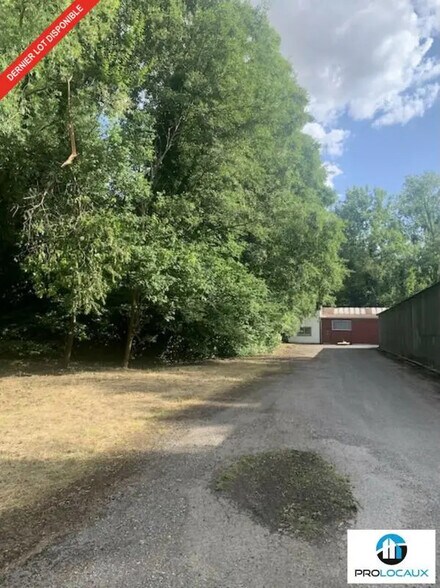 Local d’activités dans Compiègne à louer - Photo de l’immeuble – Image 2 sur 10