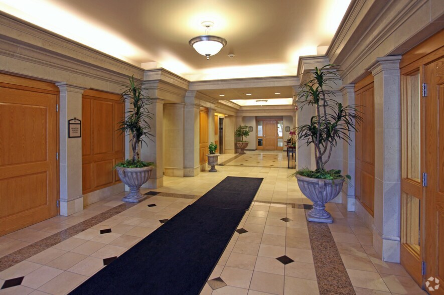 4150 N Mulberry Dr, Kansas City, MO à louer - Hall d’entrée – Image 3 sur 10