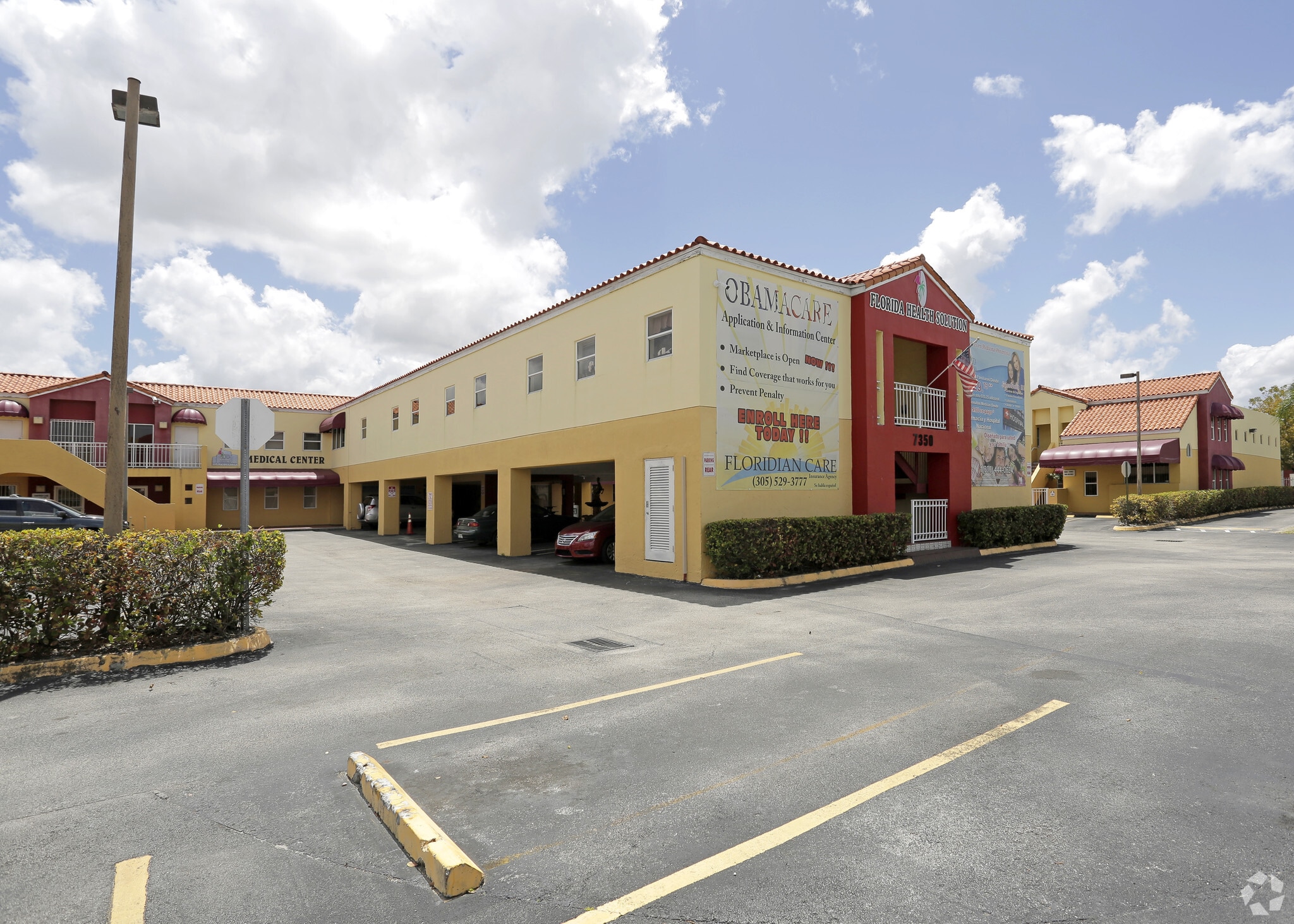 7350 NW 7th St, Miami, FL à louer Photo principale– Image 1 sur 19