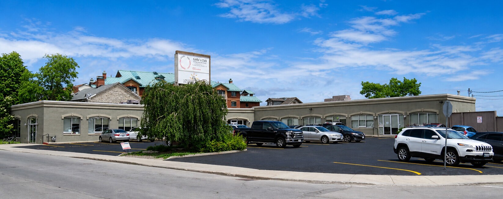 55 Rideau St, Kingston, ON à louer Photo de l’immeuble– Image 1 sur 7