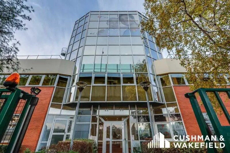 22 Quai Du President Carnot, Saint-Cloud à louer - Photo de l’immeuble – Image 2 sur 2