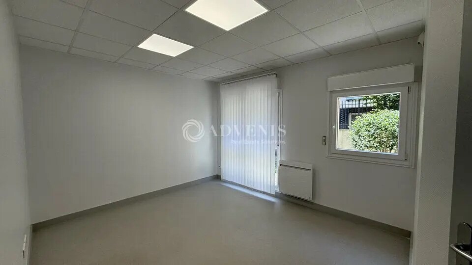 Bureau dans Bussy-Saint-Georges à louer - Photo de l’immeuble – Image 3 sur 6