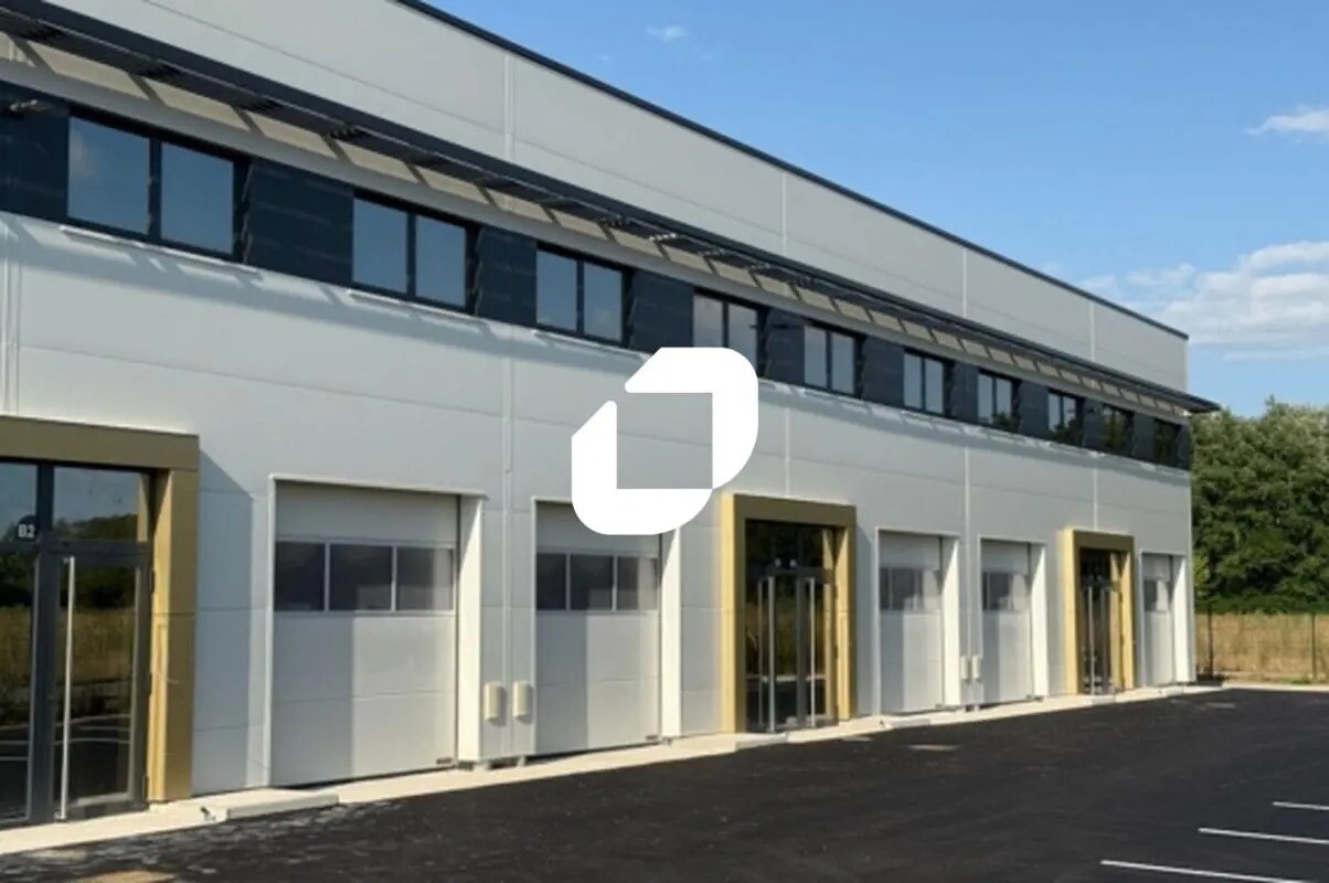 Local d’activités dans Saint-Pierre-du-Perray à louer Photo de l’immeuble– Image 1 sur 4