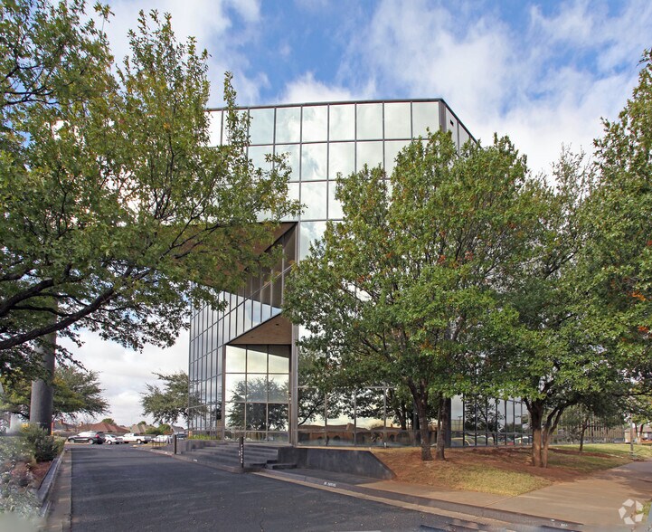 5214 68th St, Lubbock, TX à louer - Photo de l’immeuble – Image 3 sur 3