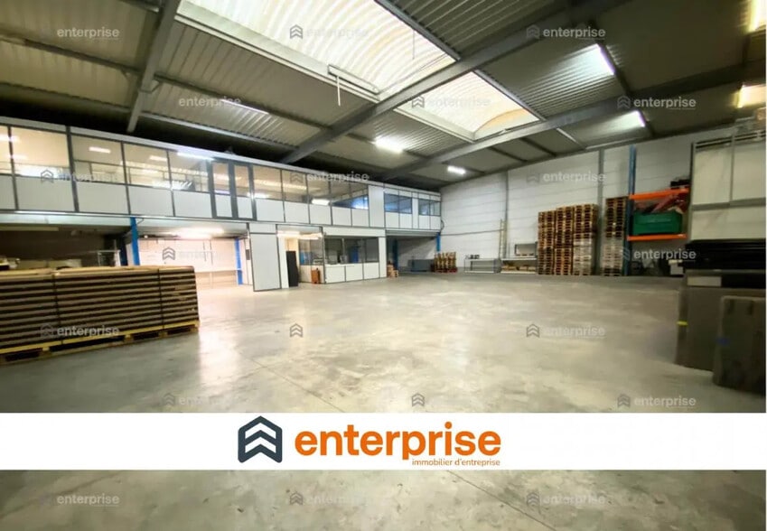 Local d’activités dans Chambly à louer - Photo intérieure – Image 1 sur 6