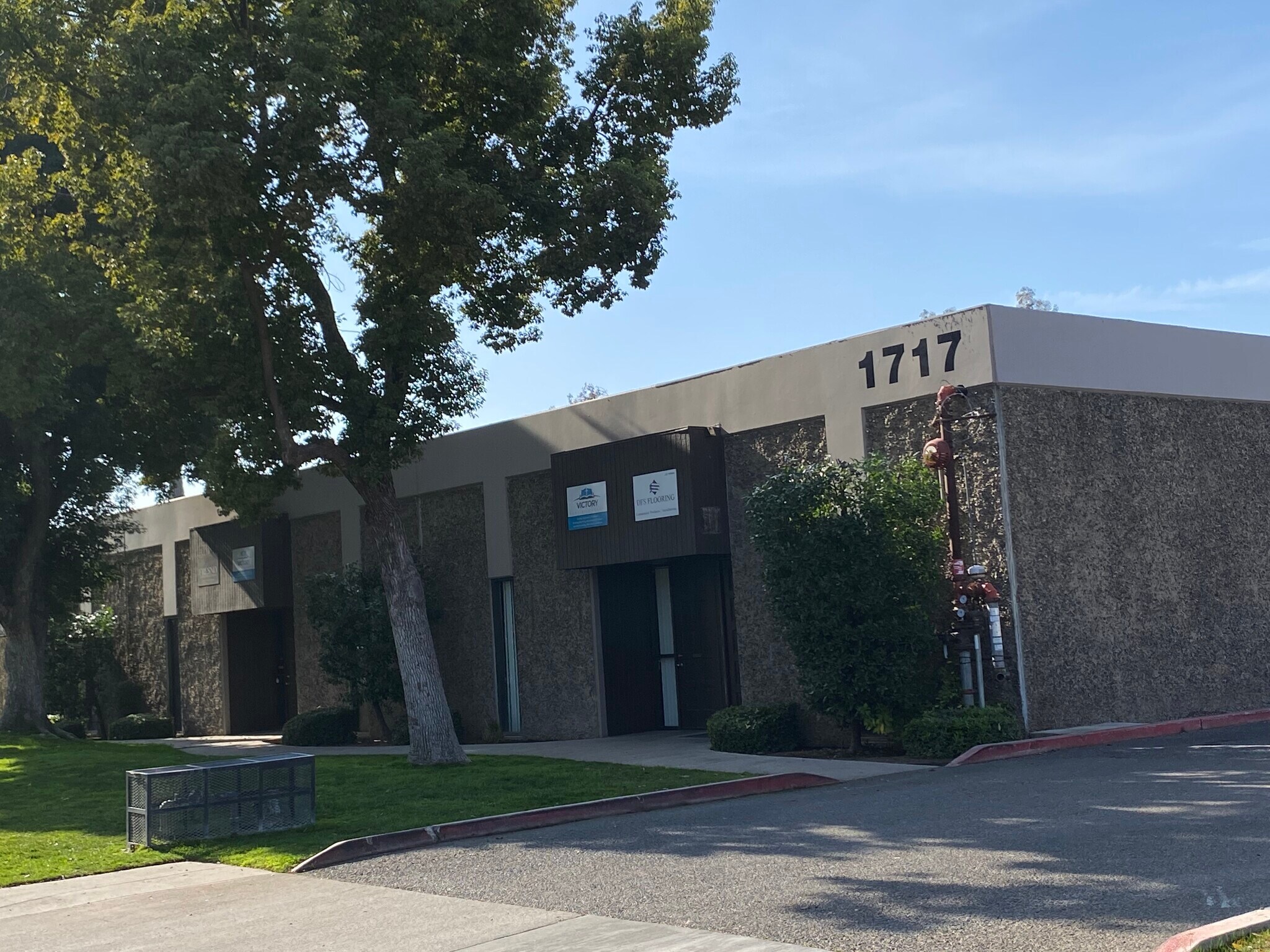 1755 N Gateway Blvd, Fresno, CA à louer Photo intérieure– Image 1 sur 8