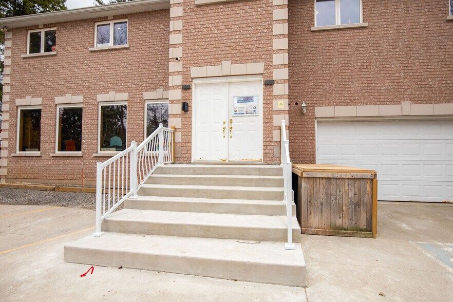 144 Wilson St E, Ancaster, ON à vendre - Photo de l’immeuble – Image 2 sur 12