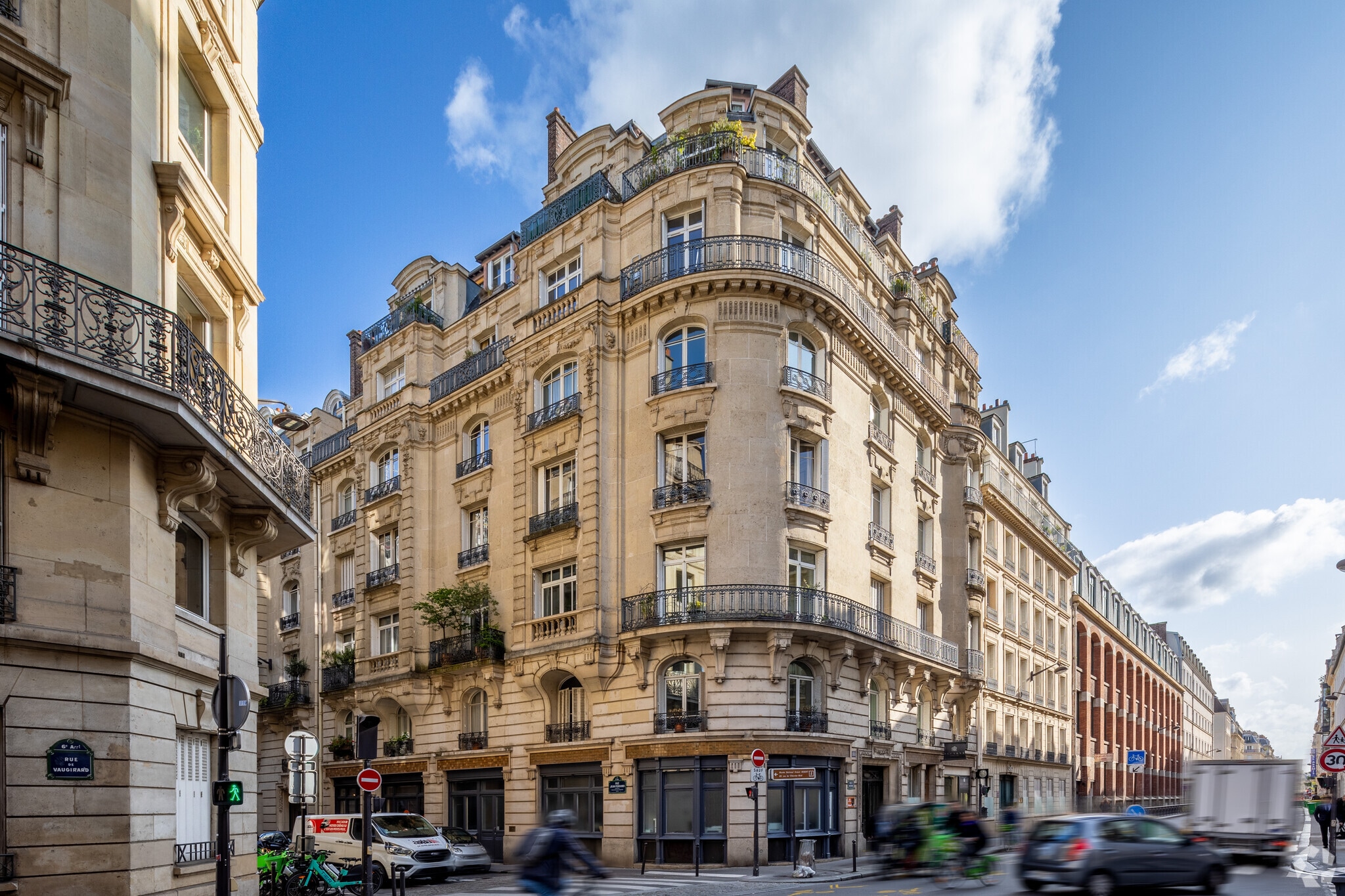 100 Rue De Vaugirard, Paris à vendre Photo principale– Image 1 sur 3