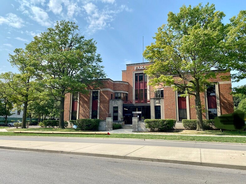 1740 Ridge Ave, Evanston, IL à louer - Photo principale – Image 1 sur 20