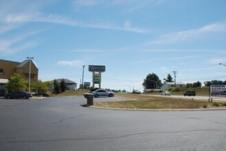 2622-2628 Ring Rd, Elizabethtown, KY à louer Photo de l’immeuble– Image 2 sur 3