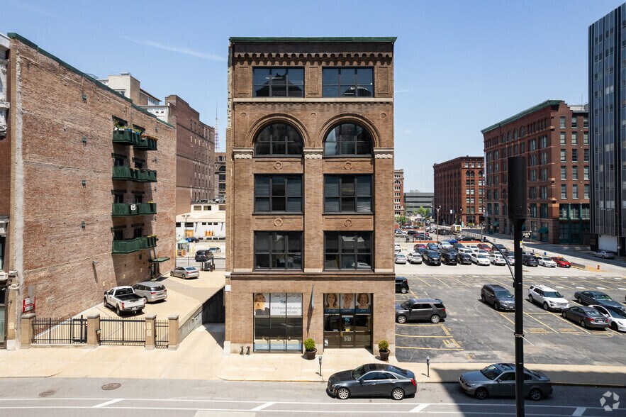 1113-1115 Locust St, Saint Louis, MO à louer - Photo de l’immeuble – Image 2 sur 6