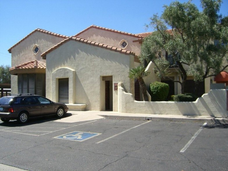4202 N 32nd St, Phoenix, AZ à louer - Photo de l’immeuble – Image 1 sur 57