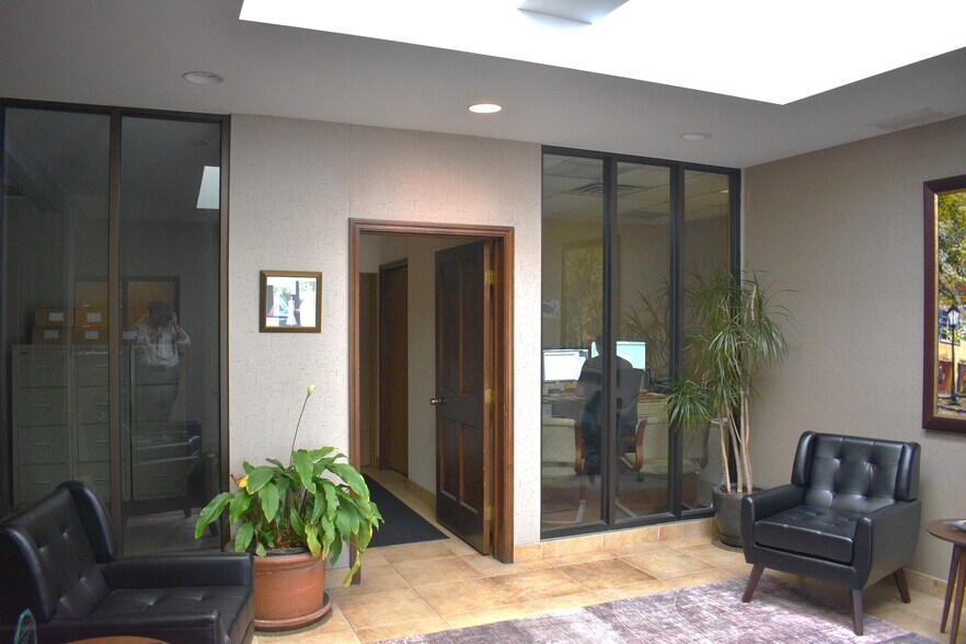 1760 Enterprise Pkwy, Twinsburg, OH à vendre - Photo de l’immeuble – Image 3 sur 8