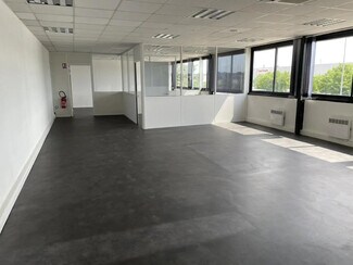 Plus de détails pour Local d’activités à vendre