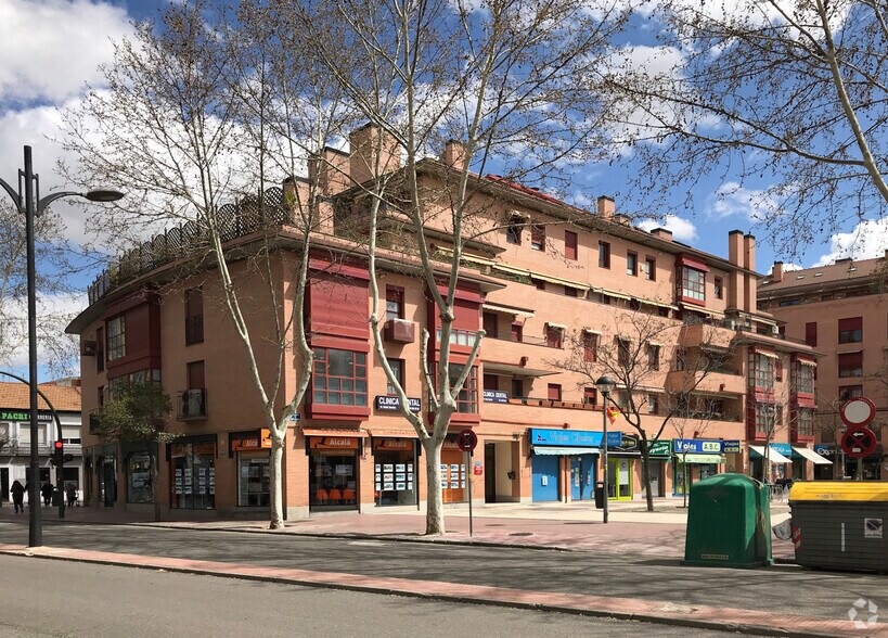 Avenida Guadalajara, 16, Alcalá de Henares, Madrid à louer - Photo de l’immeuble – Image 2 sur 2